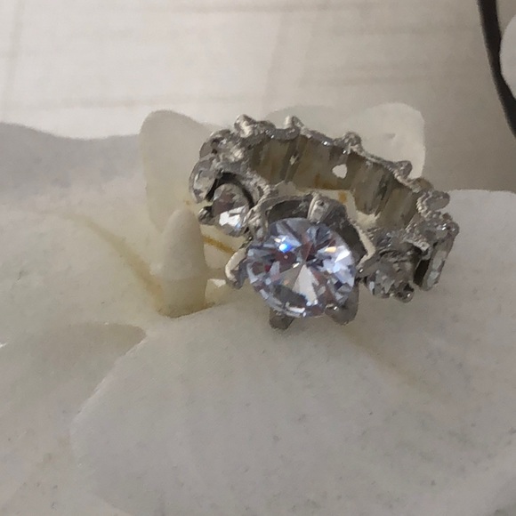 LAST ONE‼️ Silver White Sapphire Big Diamond Ring - Picture 12 of 16